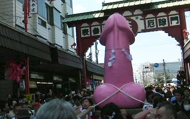 Japoneses celebram festival de culto ao pênis
