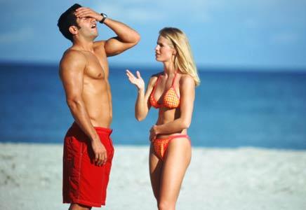 Homem conversando com mulher