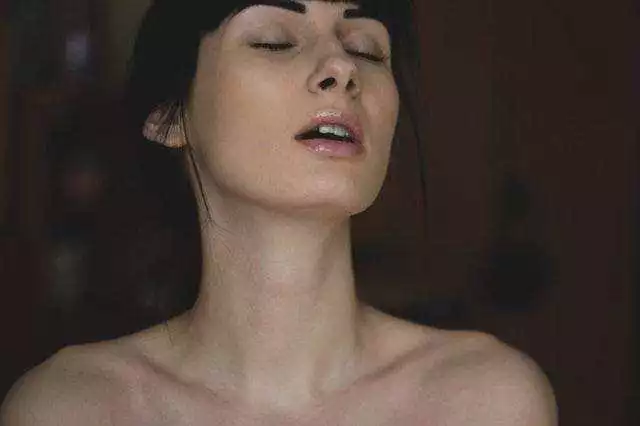 fazendo sexo oral